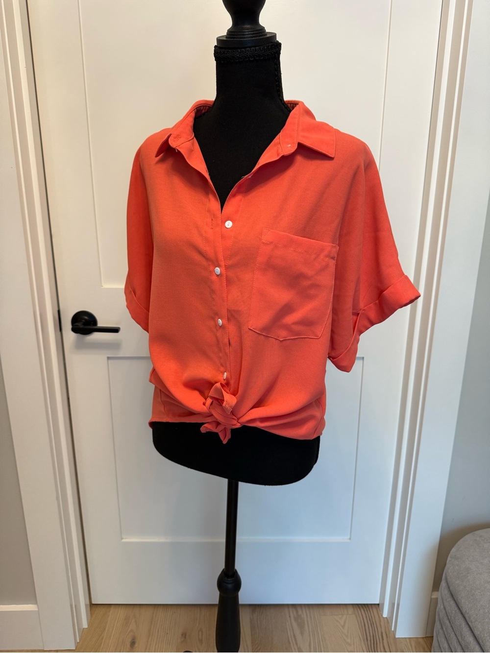 Women's Coral Button-Front Tie Hem Shirt